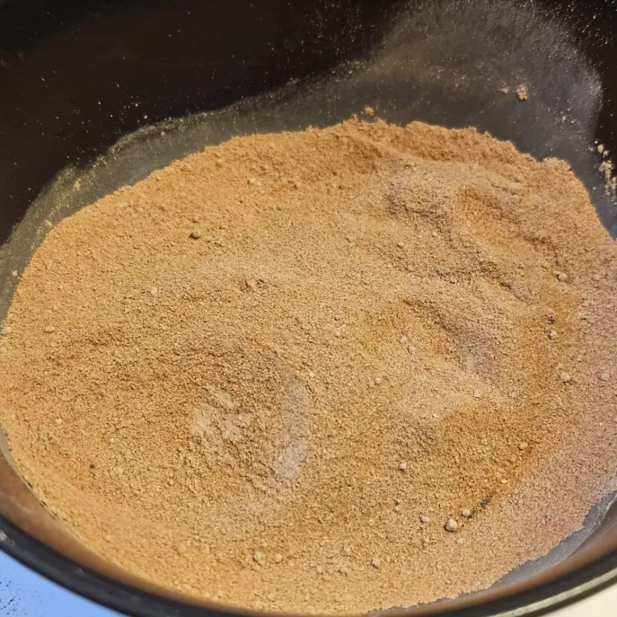 Hobby Terrano Clay Powder rot, Lehmpulver für Terrarienboden, 1,3 kg